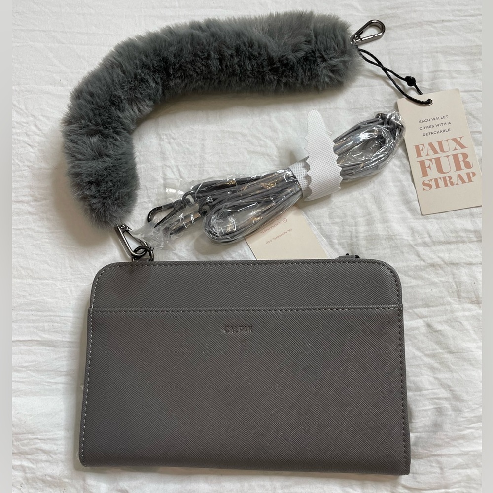 Travel crossbody purse